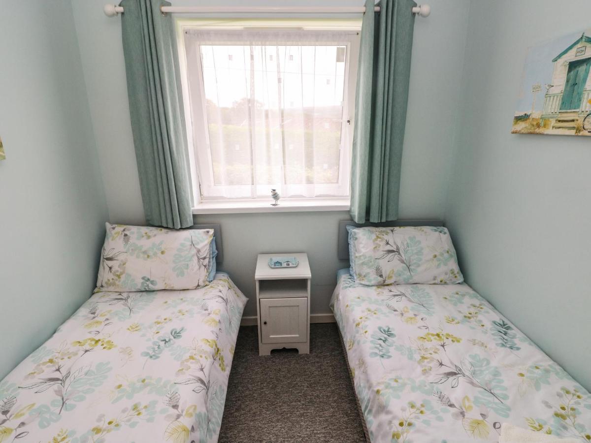 Number 6 Oxwich Leisure Park Villa Swansea Bagian luar foto